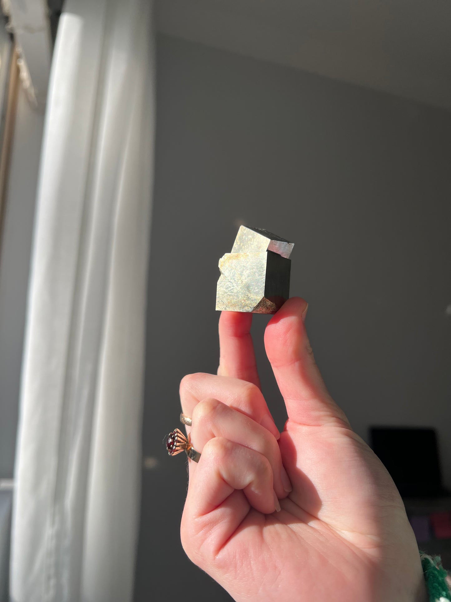 Pyrite cube from Peru 02