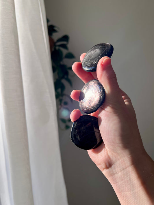 Hypersthene palm stone from India