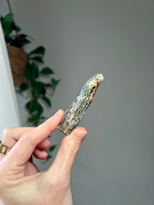 Kyanite with Mica from Zimbabwe 02