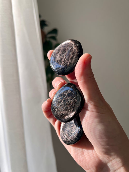 Hypersthene palm stone from India