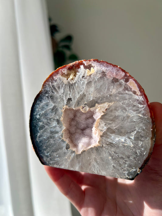 Agate freeform mini cave with quartz from Brazil