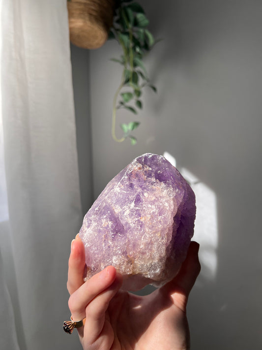 Rough Amethyst point from Brazil 01