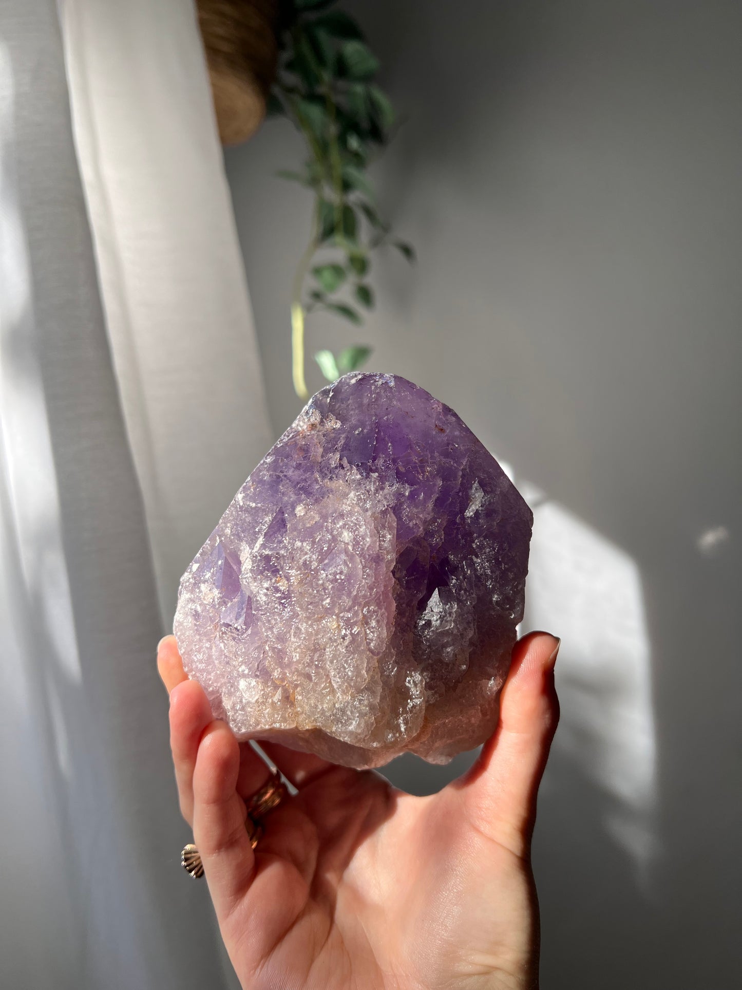 Rough Amethyst point from Brazil 01