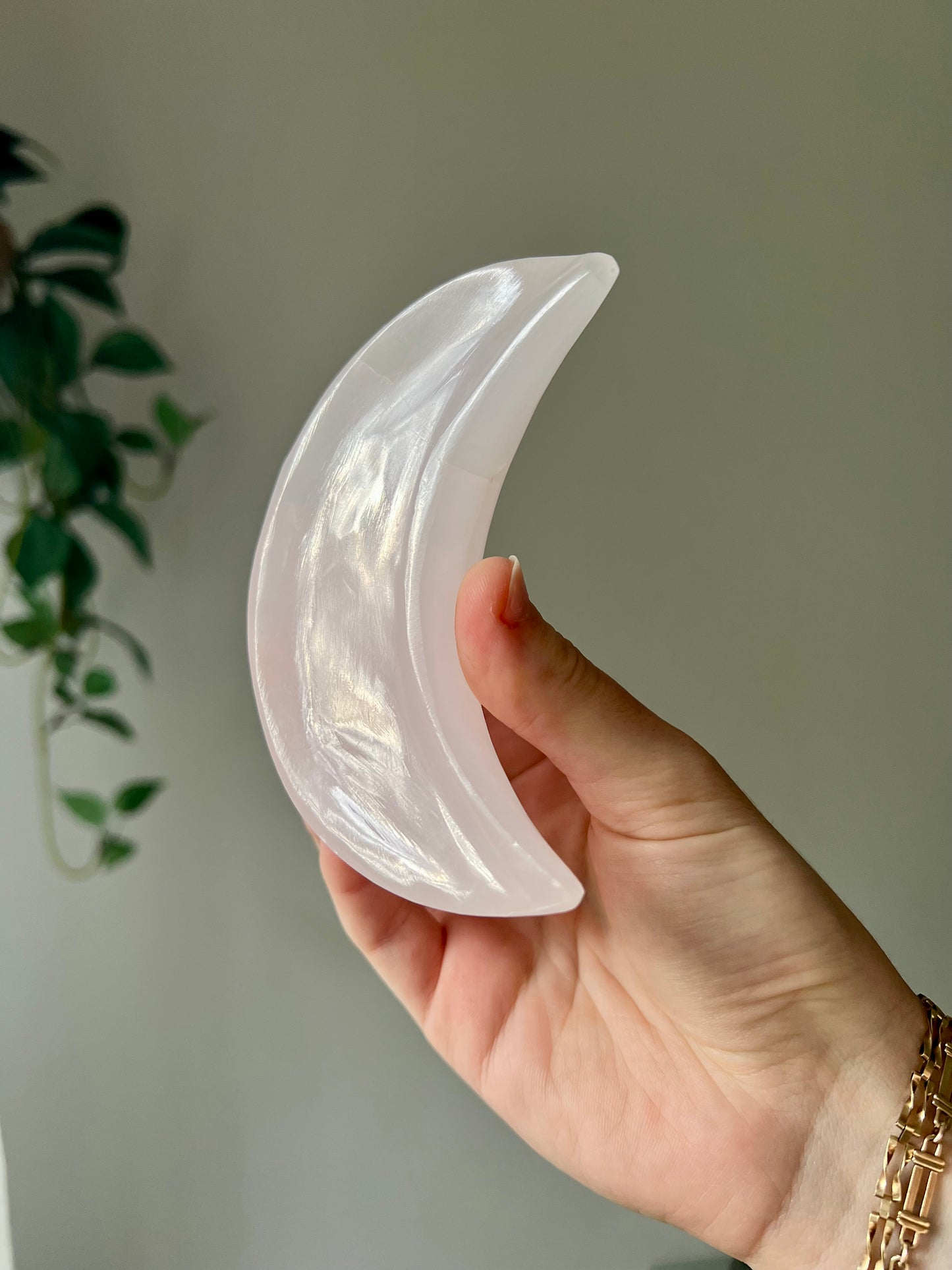 Mangano Calcite Crescent Moon bowl
