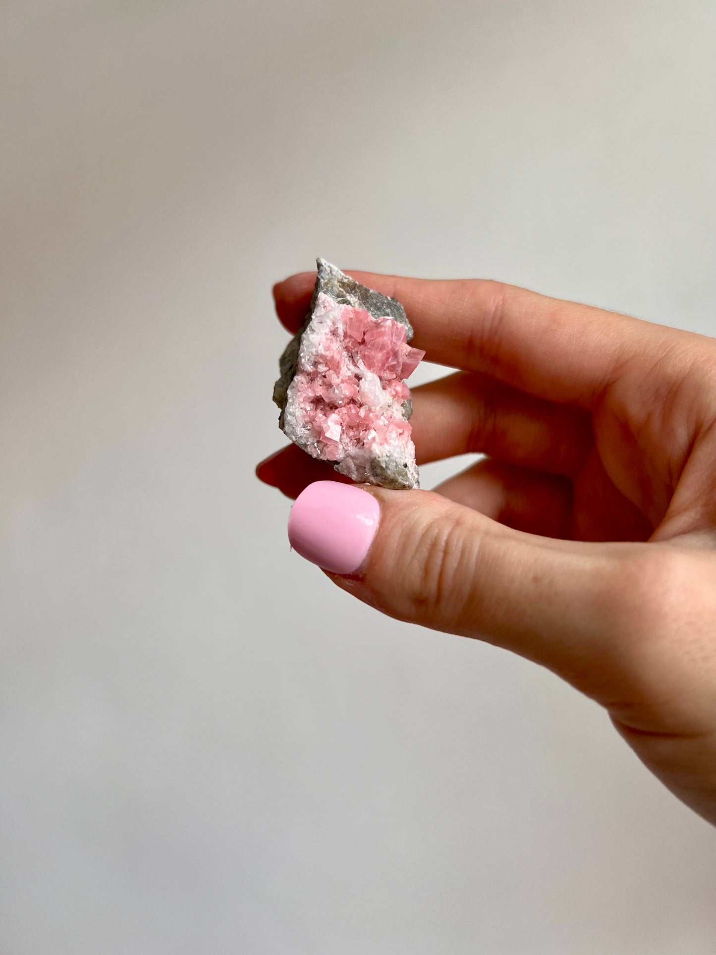 Rhodochrosite on Quartz from Peru