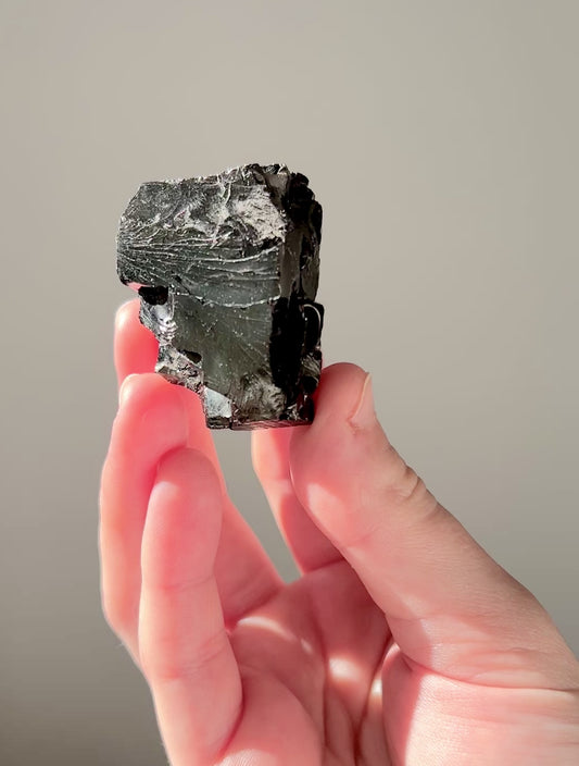 Elite Raw Columbian Shungite 02